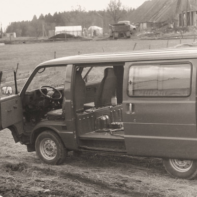 toyota-hiace-0